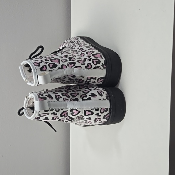 Sketchers Cheetah Pink & Black Boots - Picture 3 of 8